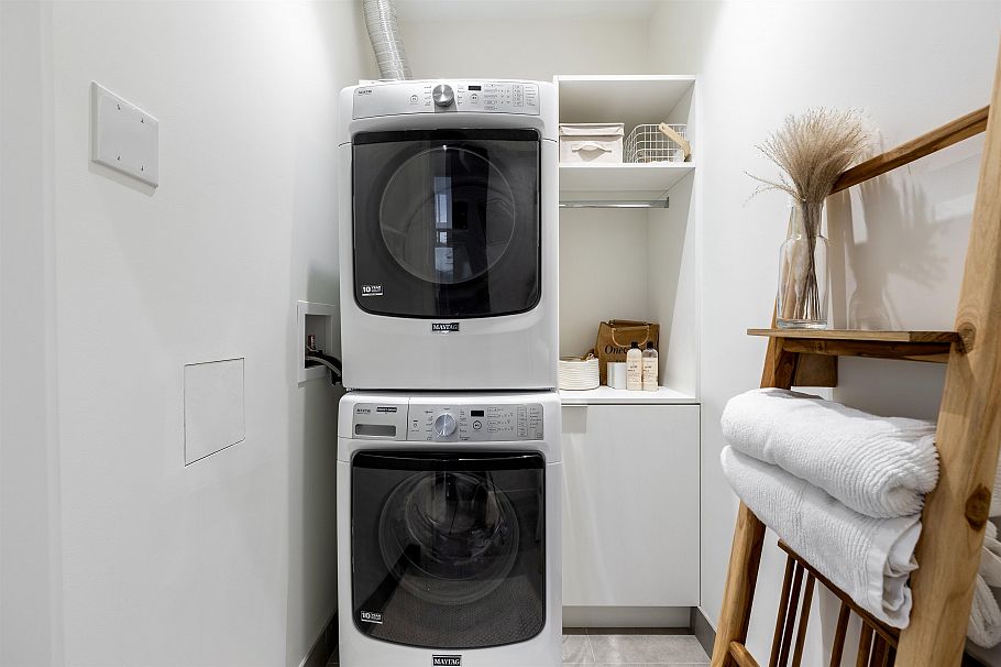 2403 125 E 14th Street North Vancouver, BC - 17