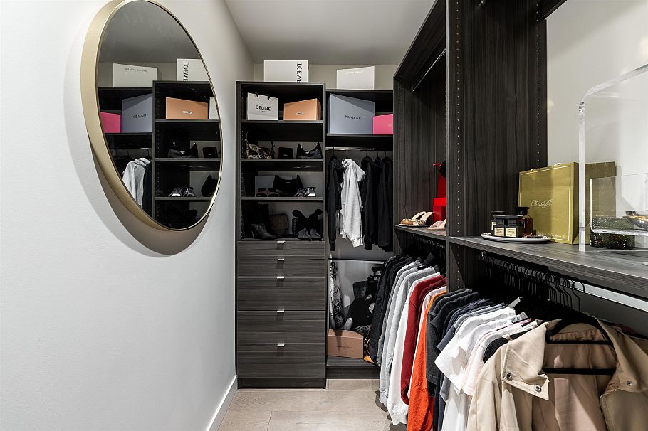 2403 125 E 14th Street North Vancouver, BC - 14