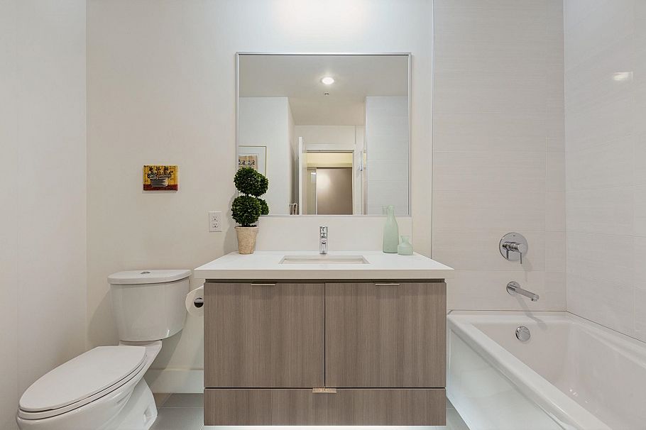 318 3602 Aldercrest Drive North Vancouver, BC - 12