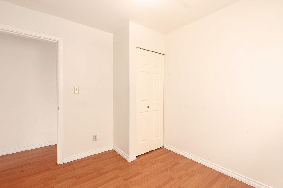 3078 E 6th Avenue Vancouver, BC - 18