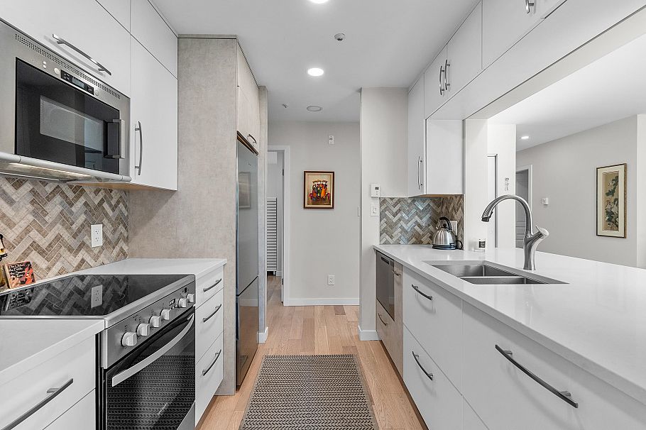 112 8450 Jellicoe Street Vancouver, BC - 14