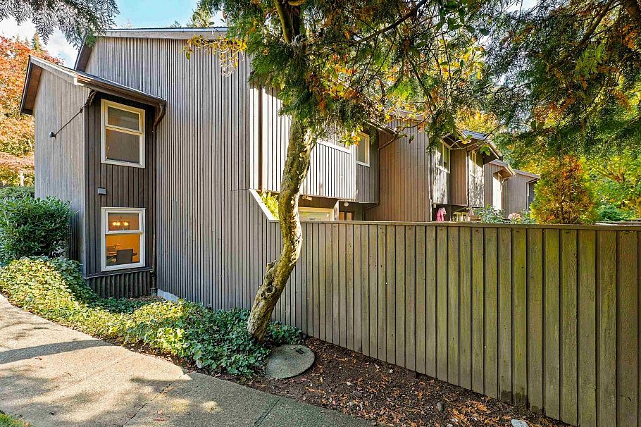 2026 Purcell Way North Vancouver, BC - 26