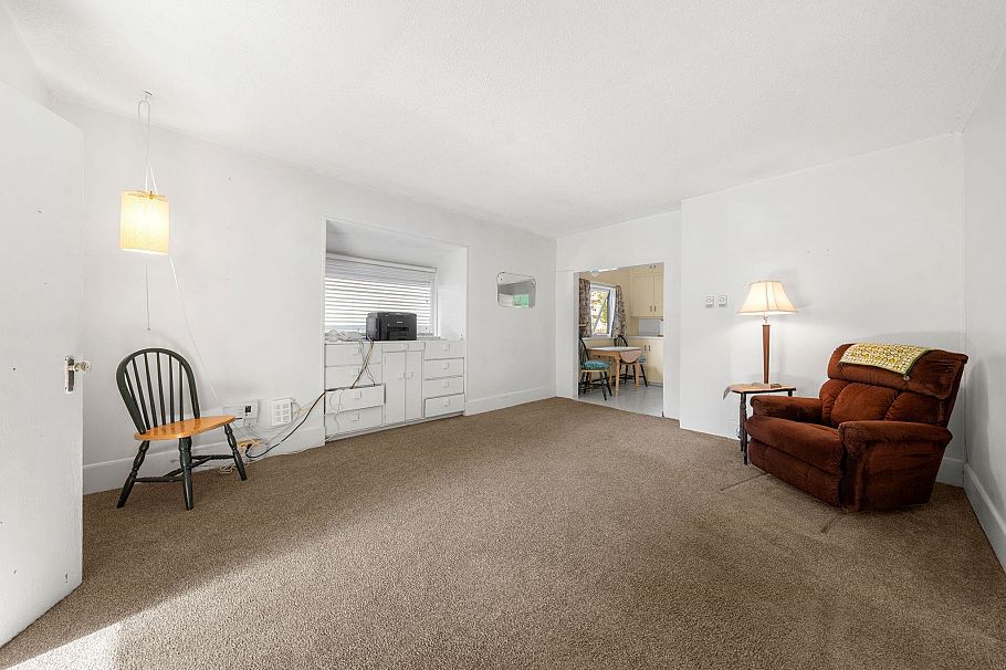 652 W 14th Street North Vancouver, BC - 7