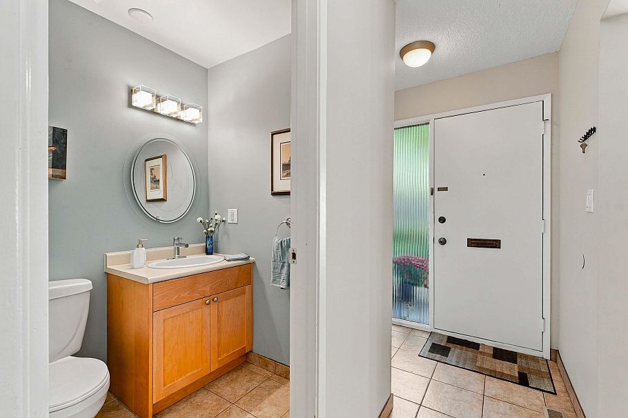 2026 Purcell Way North Vancouver, BC - 12