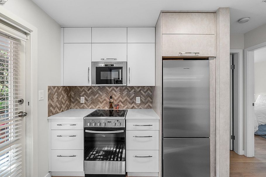 112 8450 Jellicoe Street Vancouver, BC - 12
