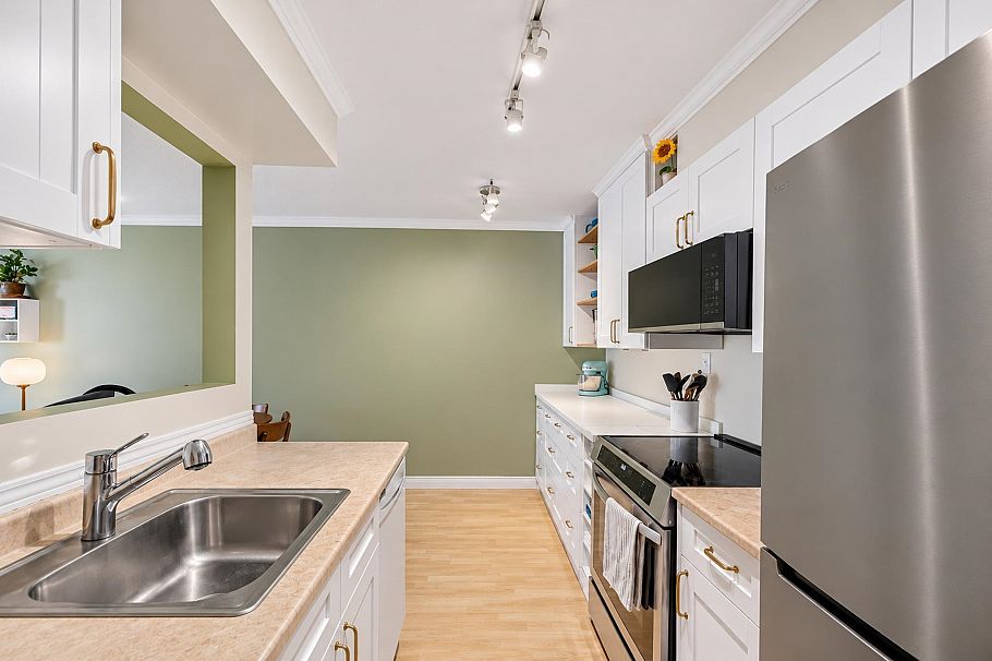 203 36 E 14th Avenue Vancouver, BC - 8