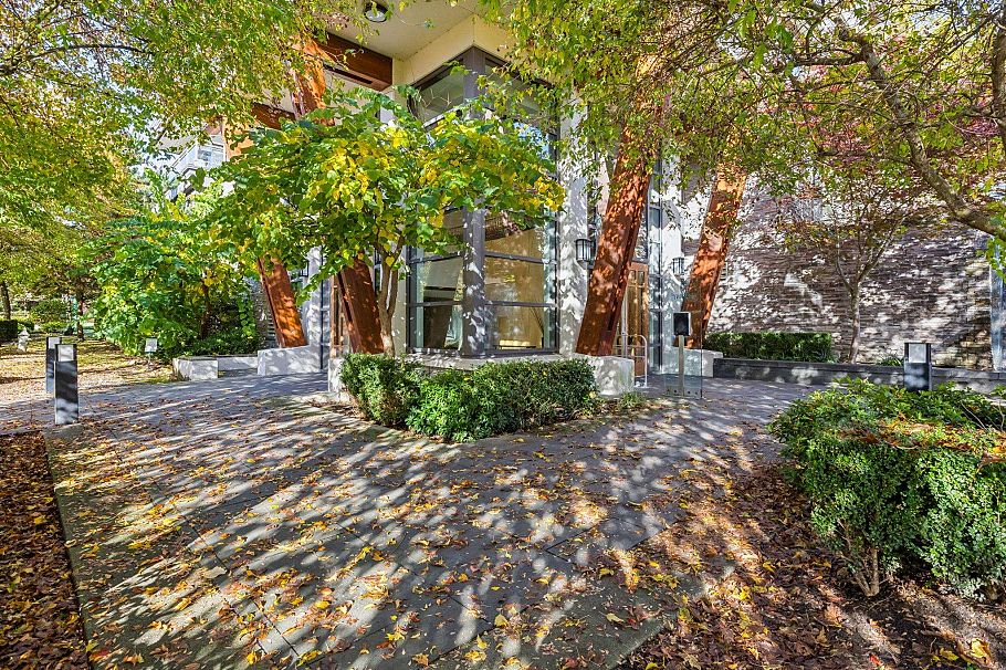 318 3602 Aldercrest Drive North Vancouver, BC - 17