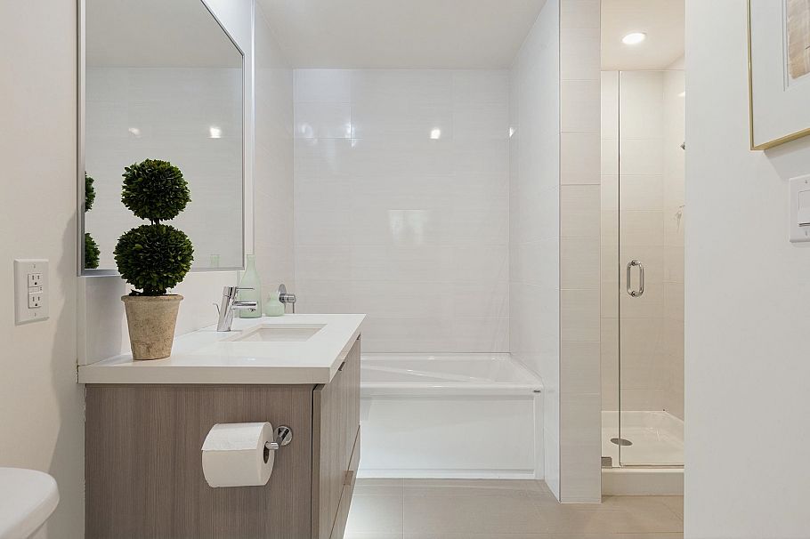 318 3602 Aldercrest Drive North Vancouver, BC - 13