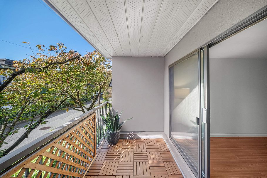 108 251 W 4th Street North Vancouver, BC - 3