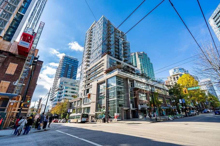 801 821 Cambie Street Vancouver, BC - 1