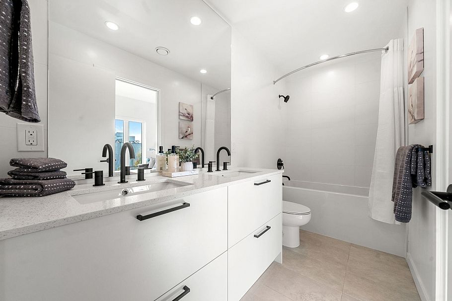 157 555 E 2nd Street North Vancouver, BC - 23