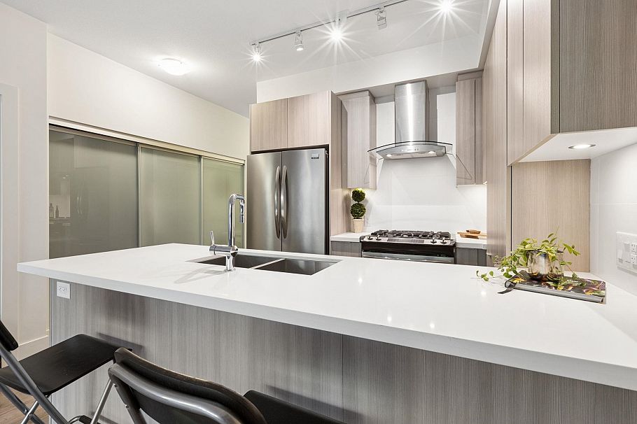 318 3602 Aldercrest Drive North Vancouver, BC - 8