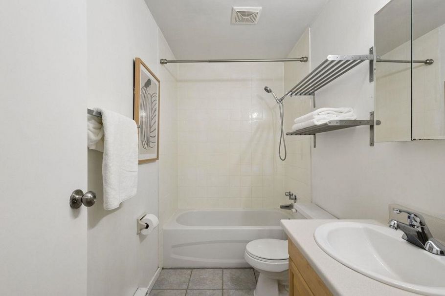 2 224 E 12th Avenue Vancouver, BC - 17