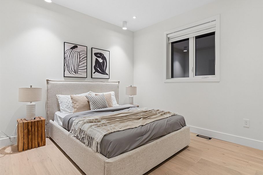 1 2541 E 2nd Avenue Vancouver, BC - 2