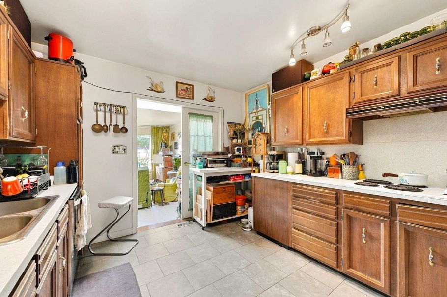 2214 E 4th Avenue Vancouver, BC - 17