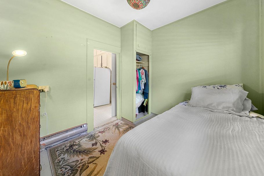 652 W 14th Street North Vancouver, BC - 18