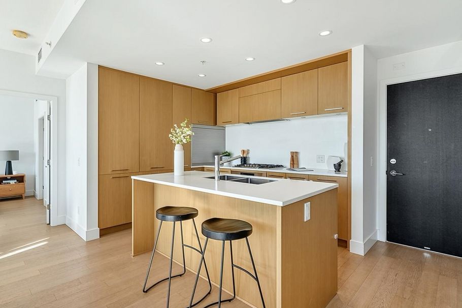 605 5115 Cambie Street Vancouver, BC - 3