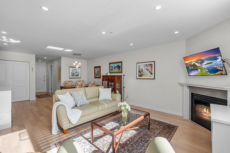 112 8450 Jellicoe Street Vancouver, BC - 7