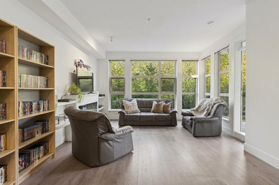 318 3602 Aldercrest Drive North Vancouver, BC - 4
