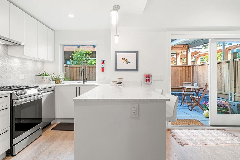 157 555 E 2nd Street North Vancouver, BC - 15