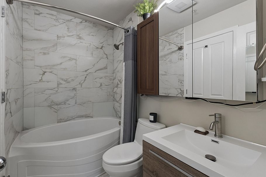 101 1675 W 10th Avenue Vancouver, BC - 20