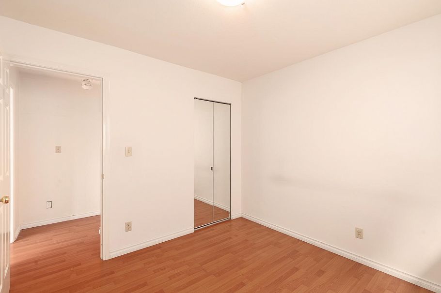 3078 E 6th Avenue Vancouver, BC - 24