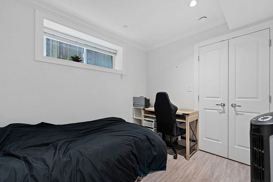 3475 W 24th Avenue Vancouver, BC - 30