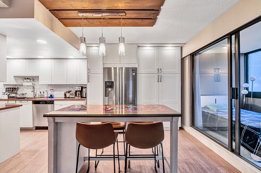 1204 1515 Eastern Avenue North Vancouver, BC - 2