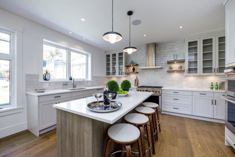 1028 Calverhall Street North Vancouver, BC - 22