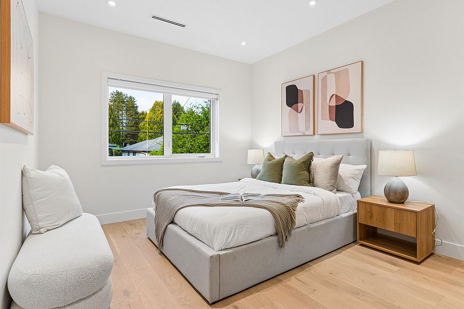 2543 E 2nd Avenue Vancouver, BC - 3