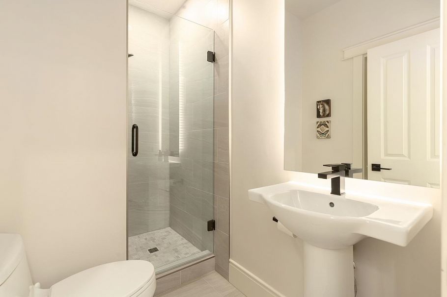 1976 W 12th Avenue Vancouver, BC - 19