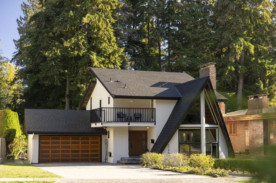 5274 Cliffridge Avenue North Vancouver, BC - 1