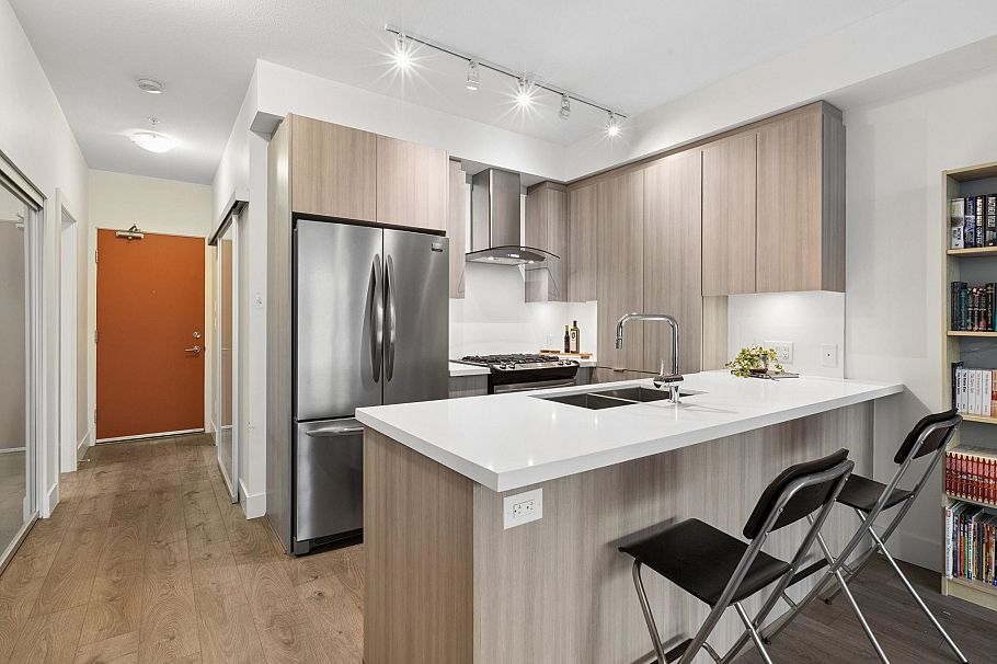 318 3602 Aldercrest Drive North Vancouver, BC - 7