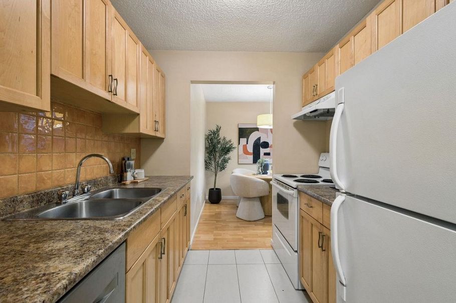 2 224 E 12th Avenue Vancouver, BC - 12