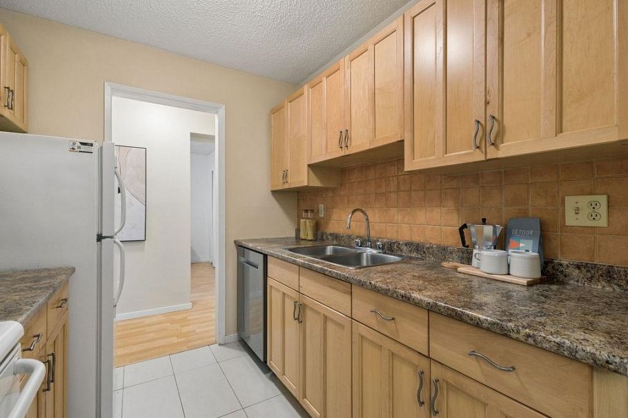 2 224 E 12th Avenue Vancouver, BC - 13