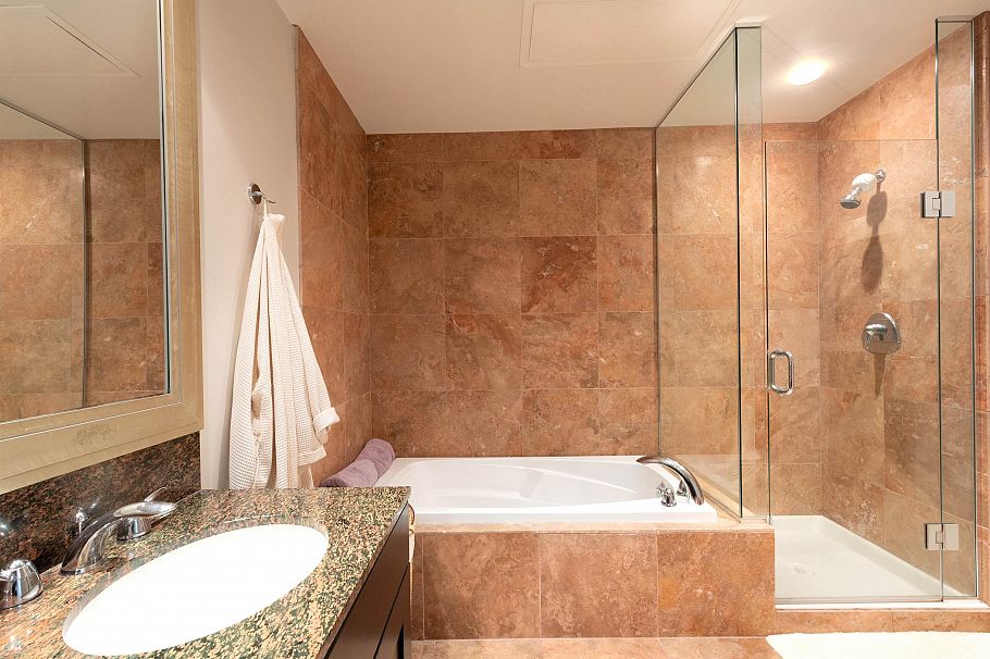 203 499 Broughton Street Vancouver, BC - 14