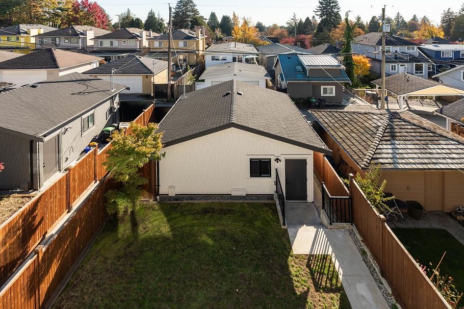 2 2138 W 48th Avenue Vancouver, BC - 25