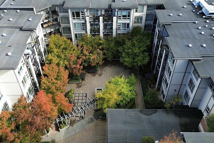 125 738 E 29th Avenue Vancouver, BC - 1