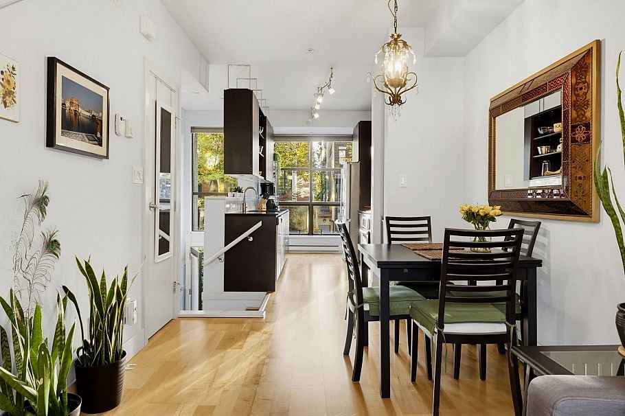 3742 Commercial Street Vancouver, BC - 4