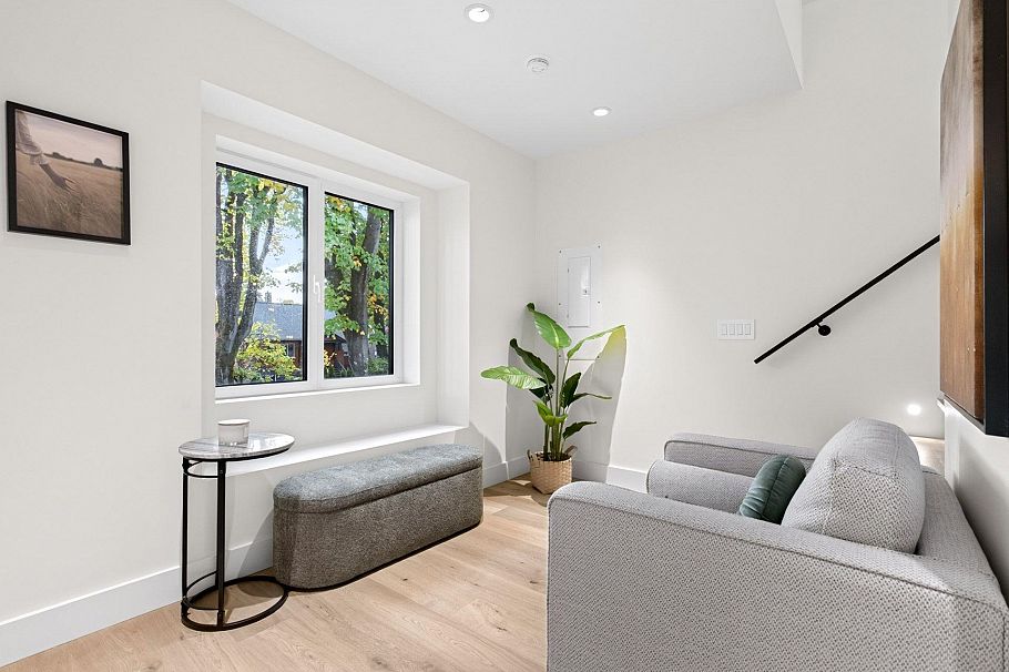 1 3315 W 10th Avenue Vancouver, BC - 10