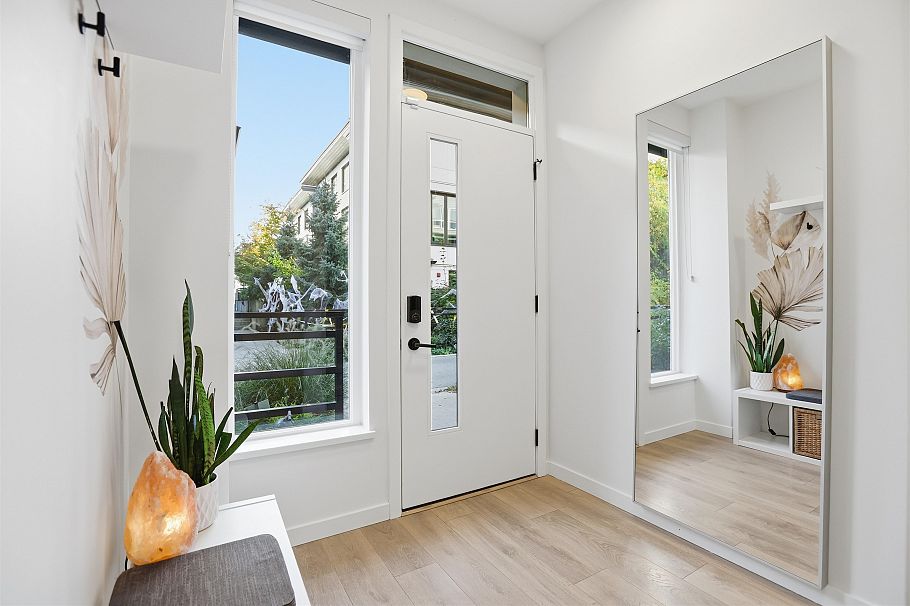 24 533 E 3rd Street North Vancouver, BC - 31
