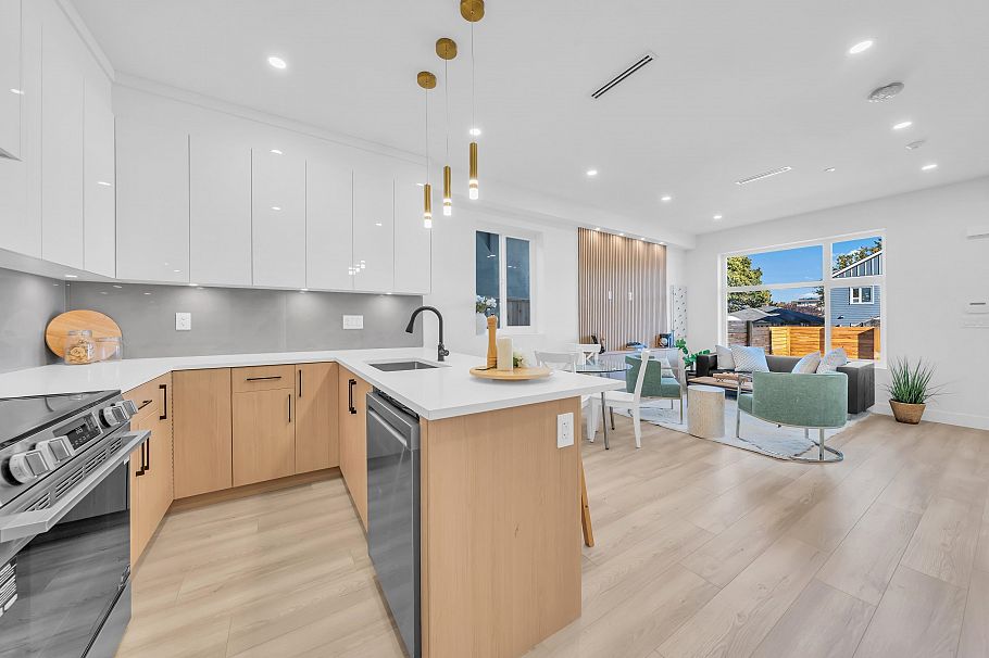 2 4587 Knight Street Vancouver, BC - 10