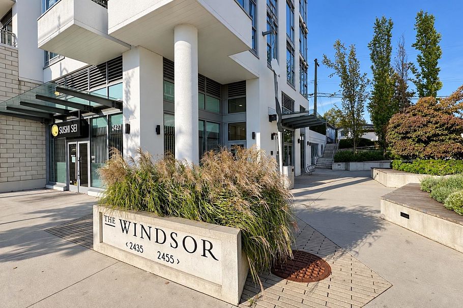 1105 2435 Kingsway Vancouver, BC - 2