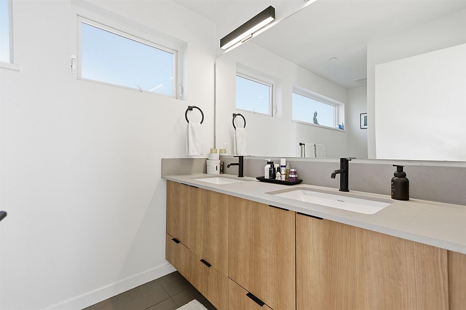 24 533 E 3rd Street North Vancouver, BC - 16