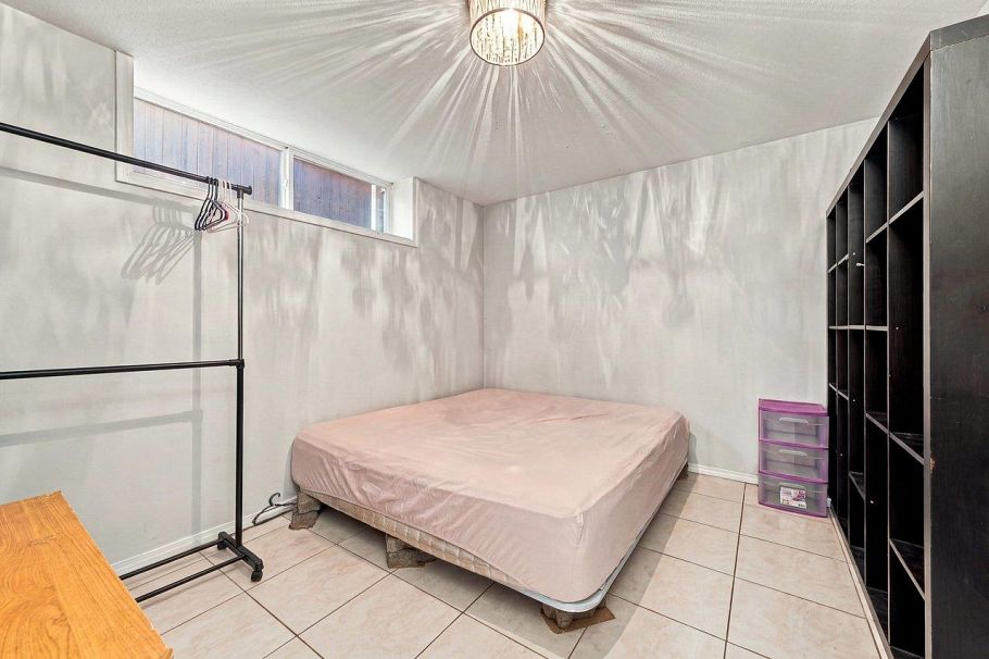 3895 Glendale Street Vancouver, BC - 31