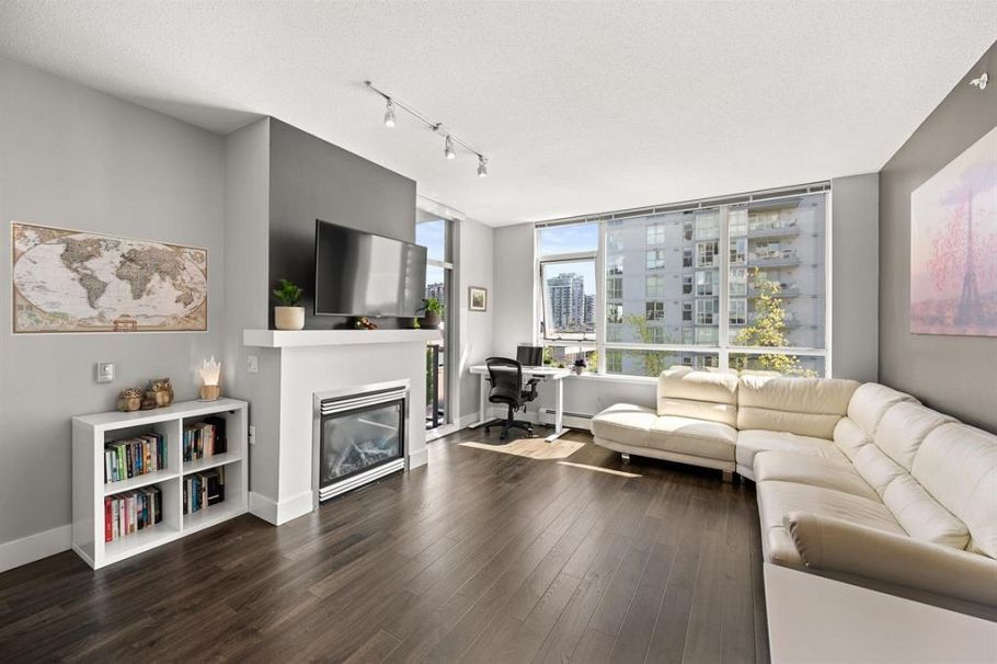 405 120 W 16 Street North Vancouver, BC - 4