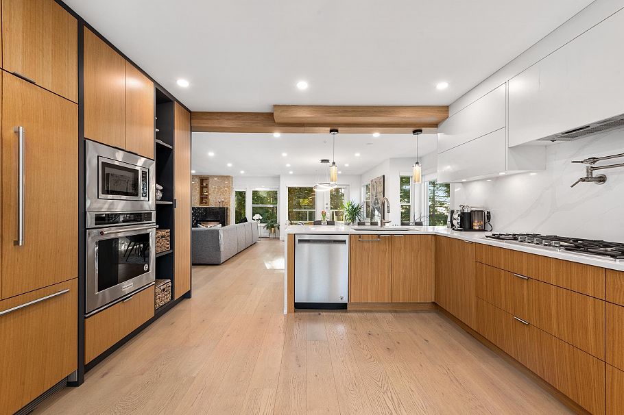 11 2425 Edgemont Boulevard North Vancouver, BC - 9