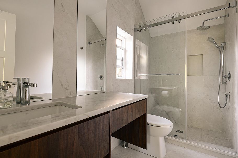 3415 W 24 Avenue Vancouver, BC - 34