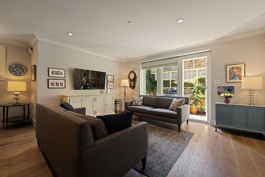 330 W 14th Avenue Vancouver, BC - 3