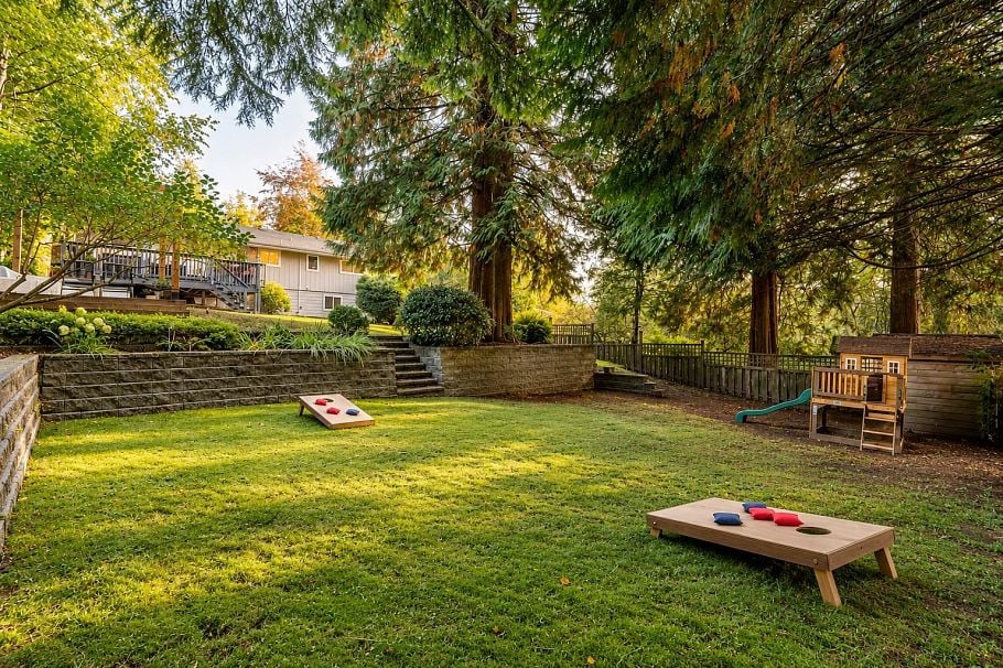 1361 E 15th Street North Vancouver, BC - 2